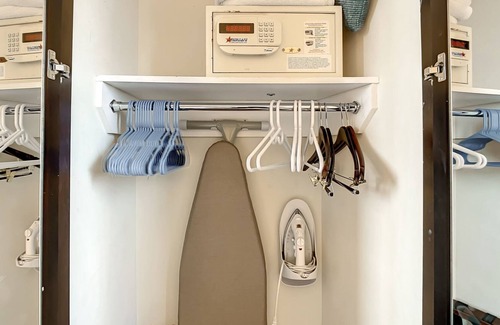 Birch Park Finger Streets Condo | 'The Tiki Tropical' Waterfront Suite w/ Kitchen!