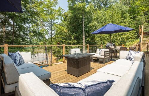 Interlochen House | The Timber Shore @ Interlochen Private Lakefront Hot Tub Game Room 12 Forested Acres