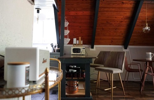 Maggie Valley Ski Chalet | The Timberline - Sleeps 5, 2 Decks, Firepit, Hot Tub