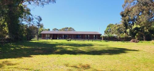 Timboon House | The Timboon Villa - 5 bedroom home