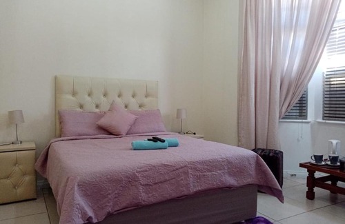 Essenwood Bed & Breakfast | The Time And The Place