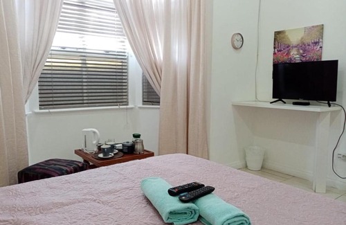 Essenwood Bed & Breakfast | The Time And The Place