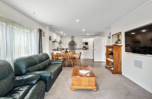 Kinloch House | The Tin Hut