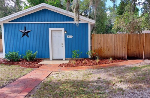 Sanford Cottage | The Tiny House Cottage @ Downtown Sanford