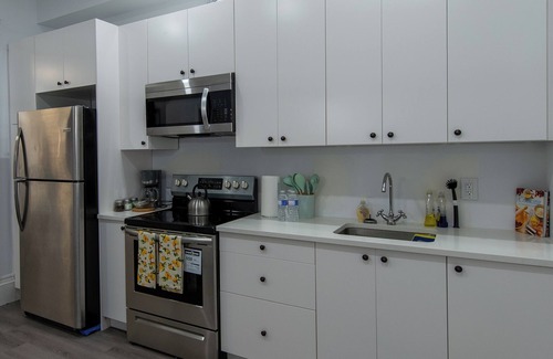 Brantford Apartment | The Tired Traveller Inn