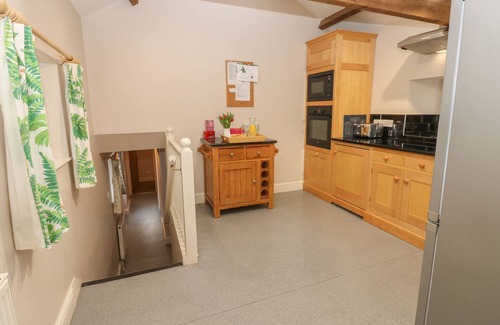 Fremington Cottage | THE TITHE BARN, pet friendly, with open fire in Barnard Castle