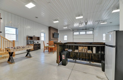 Canandaigua House | The Toasted Marshmallow Ski & Lake Game Barn