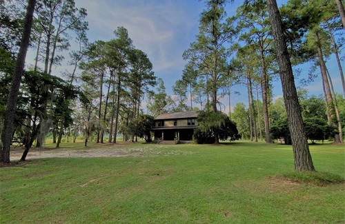 Ruffin House | The Tobacco Barn Home - Secluded Lake View Home on over 500 acre estate