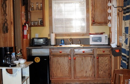 Sparta House | "The ToolShed" a Pet Friendly Cabin near Fall Creek Falls!, The Toolshed Hillside Cabin With a View