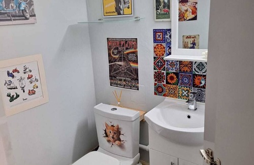 Walsden Bed & Breakfast | The Toothless Mog