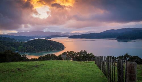 Russell Villa | The Top House Lodge