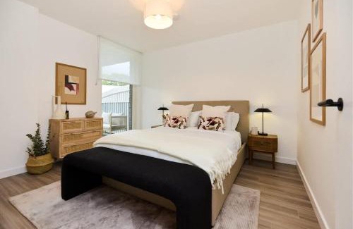 Tottenham Green Apartment | The Tottenham Hale Crib - Trendy 2BDR Flat with Balcony