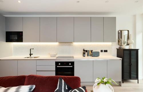 Tottenham Green Apartment | The Tottenham Hale Crib - Trendy 2BDR Flat with Balcony