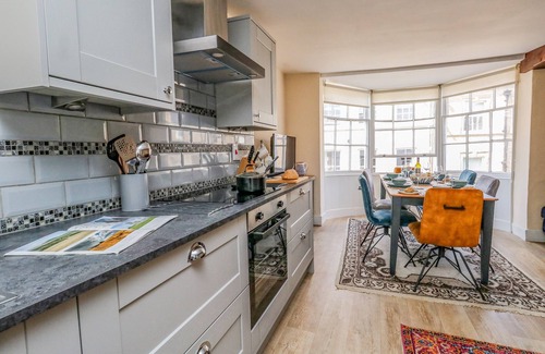 Dorchester House | THE TOWN HOUSE, pet friendly, character holiday cottage in Dorchester