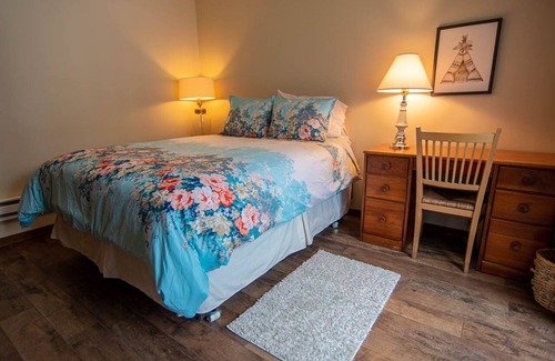 Beaver Island House | The Townhouse- Walkable, updated home in the Harbor District
