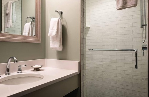 Starr Hill Hotel | The Townsman: Meriwether Room