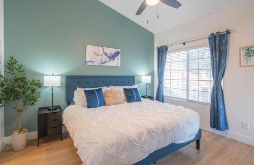 North Scottsdale Apartment | The TPC Dream - Family-Friendly Getaway with Resort Pools & Parking - H2057