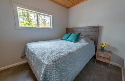 Havelock-Belmont-Methuen Resort | The Trace at Oak Lake (19+)