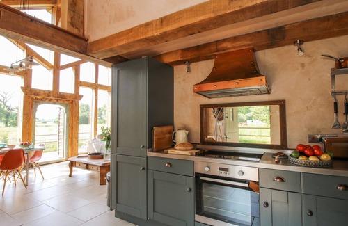 Wollerton Cottage | THE TRACTOR SHED, family friendly in Weston-Under-Redcastle
