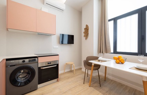 La Creu del Grau Apartment | The Trafalgar Apartment 04 by Florit Flats
