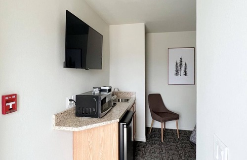Melita Hotel | The Trail Inn - Melita, Manitoba - HWY 83/HWY 3