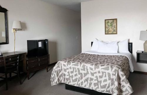 Slayton Hotel | The Trail Inn - Slayton, MN - HWY 59