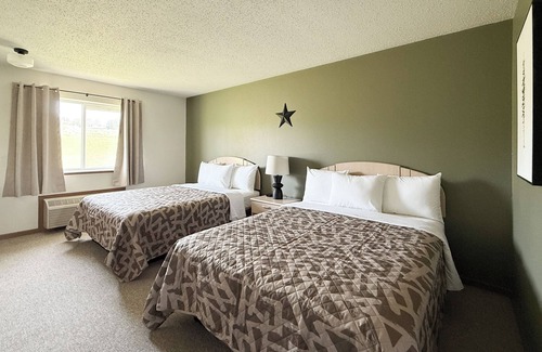 Stanton Hotel | The Trail Inn - Stanton IA - Halland Ave