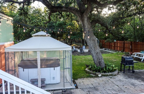 Boerne House | The Trailer: Gallery & Art House