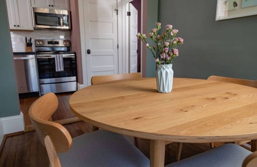 Roanoke Apartment | The Trailway Suite - The Historic Winona House