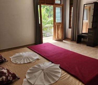 Udunuwara House | The Train Cottage Kandy - Homestay