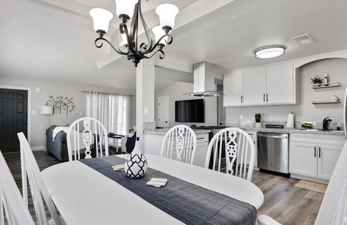 Visalia House | The Tranquil Retreat-A perfect getaway to sunny CA