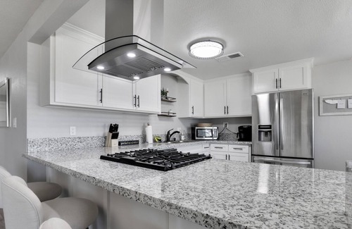 Visalia House | The Tranquil Retreat-A perfect getaway to sunny CA
