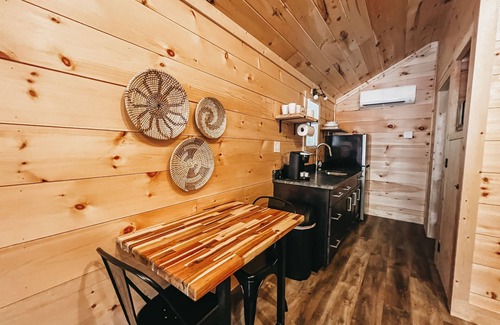 Hartwell RV Rental | The tranquility of the woods surrounds Hartwell Cabins and RVs