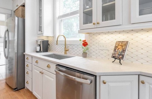 Historic Waverly House | The Traveler - Eclectic Style in Walkable Area
