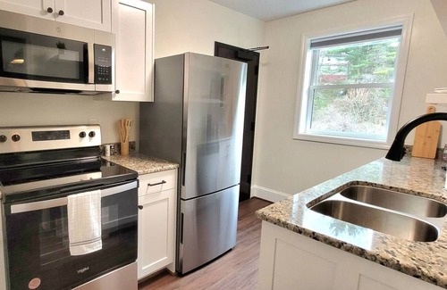 Tazewell Apartment | The Traveler on Main - Suite 8