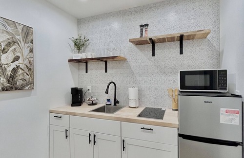 Pinellas Park House | The Traveler” PRV Room in Central Area