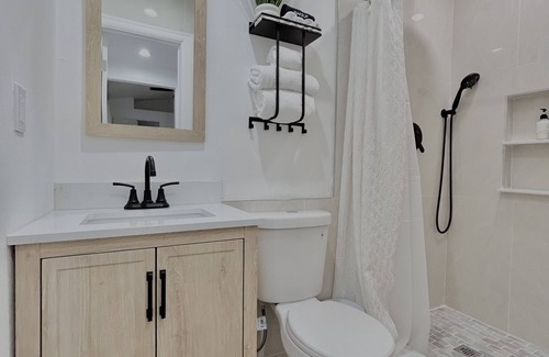 Pinellas Park House | The Traveler” PRV Room in Central Area