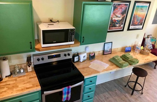 Wilmore Apartment | The Traveler's Loft- Wilmore & Lexington- good for long-term stays
