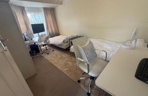 Brunswick Park Apartment | The Traveler's Rest