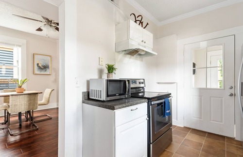 Westside Apartment | The Travelers Rest | Quiet Downtown Haven