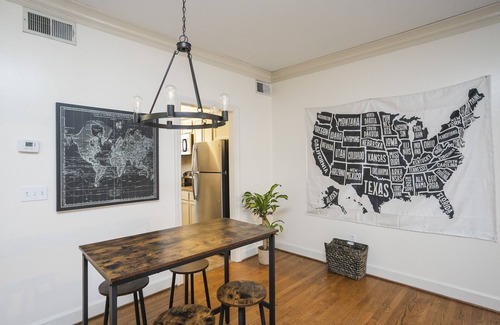 West End House | "The Traveller" 2bd Townhome off WEST END! 8 min ->DT!