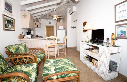 Great Exuma Cottage | The Tree House - a Cozy Peaceful Nest for Your Exuma Adventure