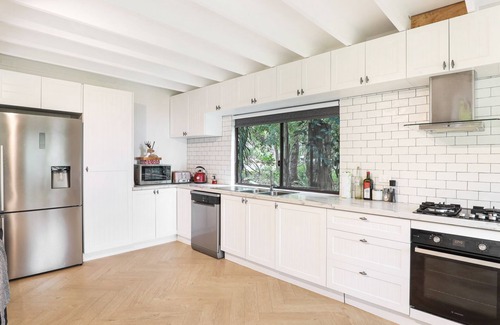 St. Georges Basin House | The Treehouse - Pet Friendly home in Jervis Bay!