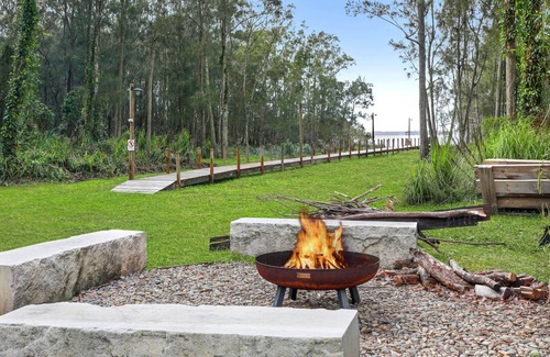 St. Georges Basin House | The Treehouse - Pet Friendly home in Jervis Bay!