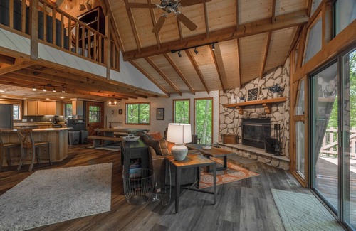 Innsbrook Ski Chalet | The Treehouse at Cedar Falls by Innsbrook Vacations!
