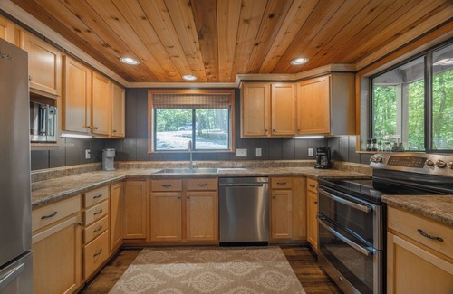 Innsbrook Ski Chalet | The Treehouse at Cedar Falls by Innsbrook Vacations!