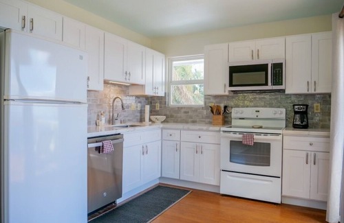 Hakalau House | The Treehouse at Hakalau, Oceanfront coastal comfort