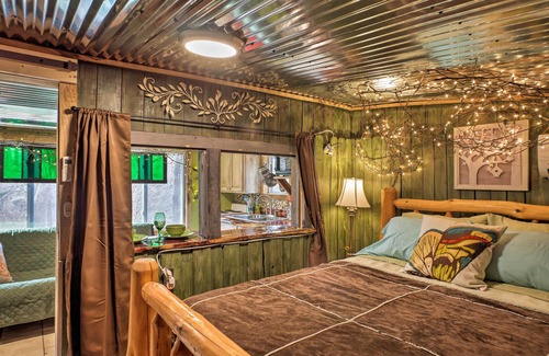 Summerville Cabin | 'The Treehouse Cabin' Creekside Home w/ Hot Tub!