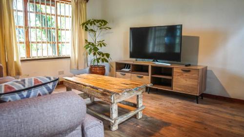 Baruti West Villa | The Treehouse