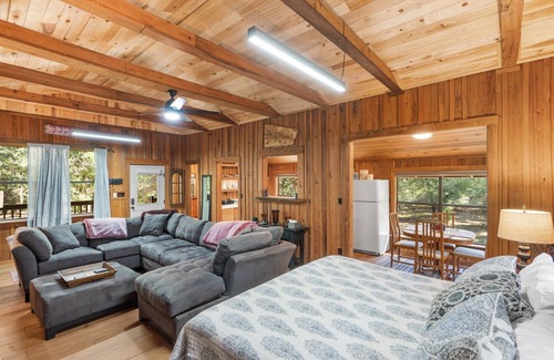 Ponce De Leon Cabin | The Treehouse: Peaceful Cabin Close to PCB and 30A